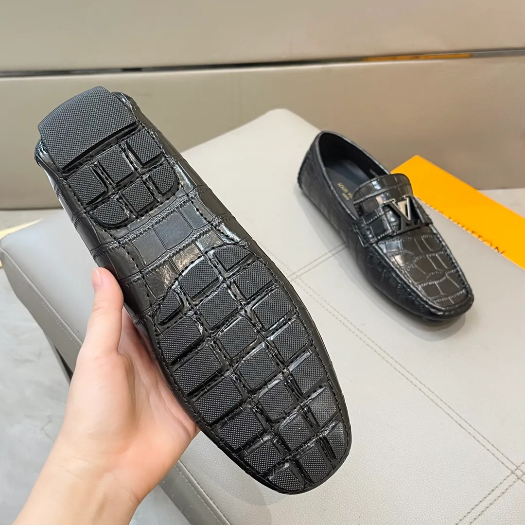 Factory price: 460💰LV men's beanie shoes 2025 official website synchronization <market top version> cowhide pressed grid ➕ black cow lining original packaging. Size 38-45